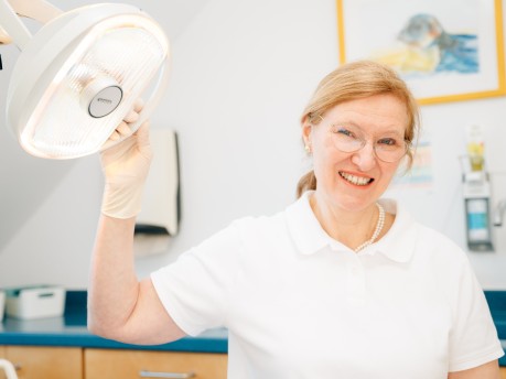 Dr. Ling Porträt
